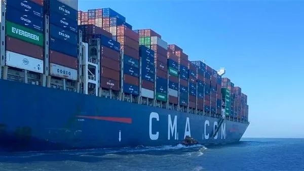 قناة السويس تستقبل عبور السفينة CMA CGM ZEPHYR ضمن قافلة الجنوب