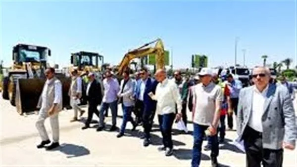 وزير الإسكان يزور مشروع تحسين محور 26 يوليو في مدينتي 6 أكتوبر والشيخ زايد