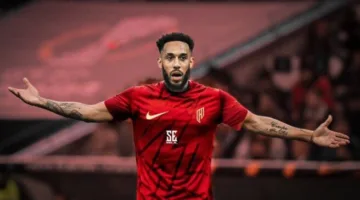 أوباميانغ ينضم مجددًا إلى نادي مارسيليا الفرنسي