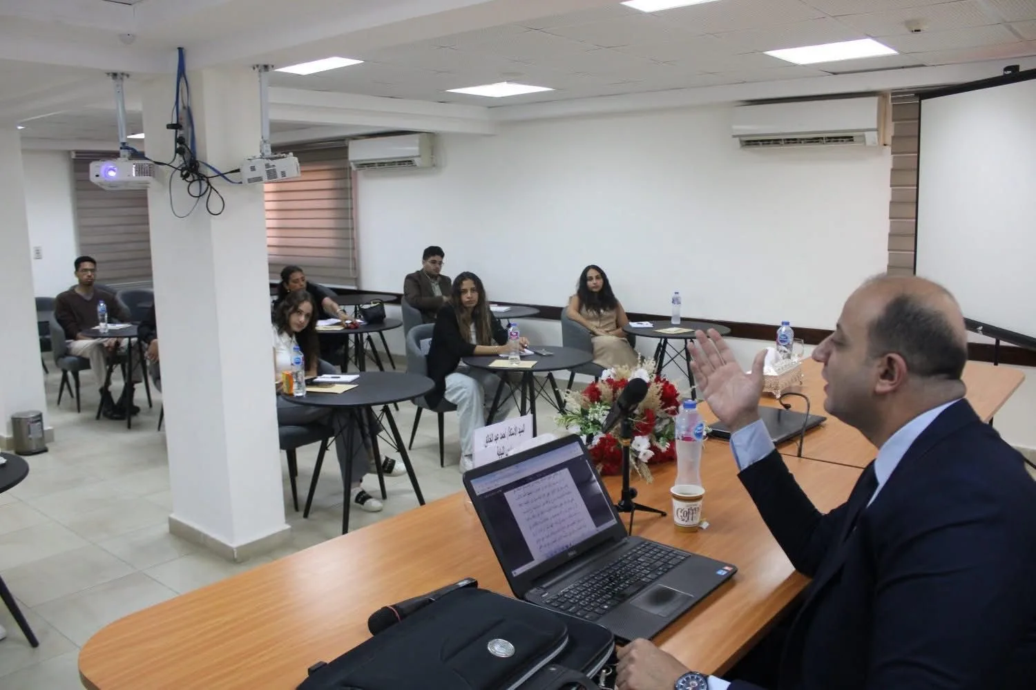النيابة العامة تُنظم دورة تدريبية شاملة لطلاب “EUE” لتطوير المهارات القانونية.