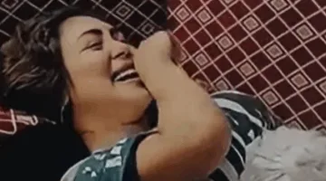 بعد التعرض للضرب.. مقطع فيديو يُظهر هدير عبد الرازق وهي نائمة في مطعم يثير الجدل
