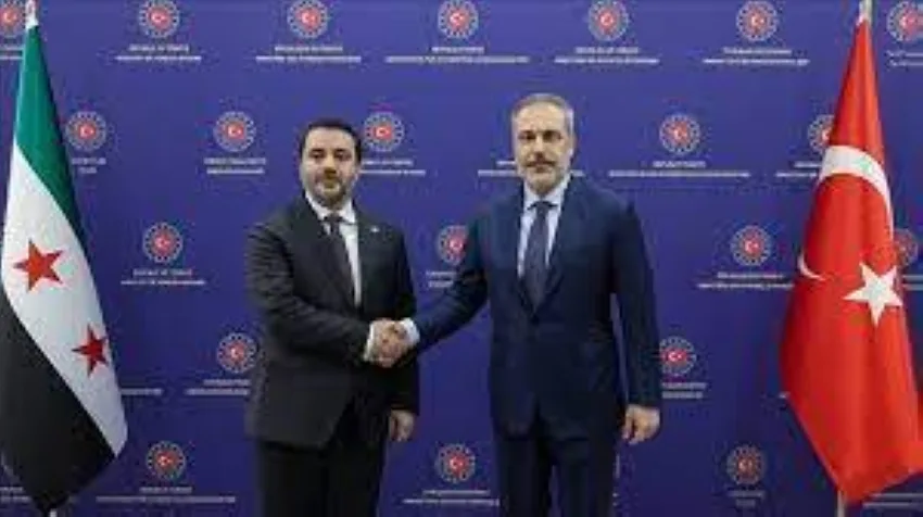 وزير الخارجية التركي يتحدث هاتفيًا مع نظيره السوري حول الأوضاع في سوريا