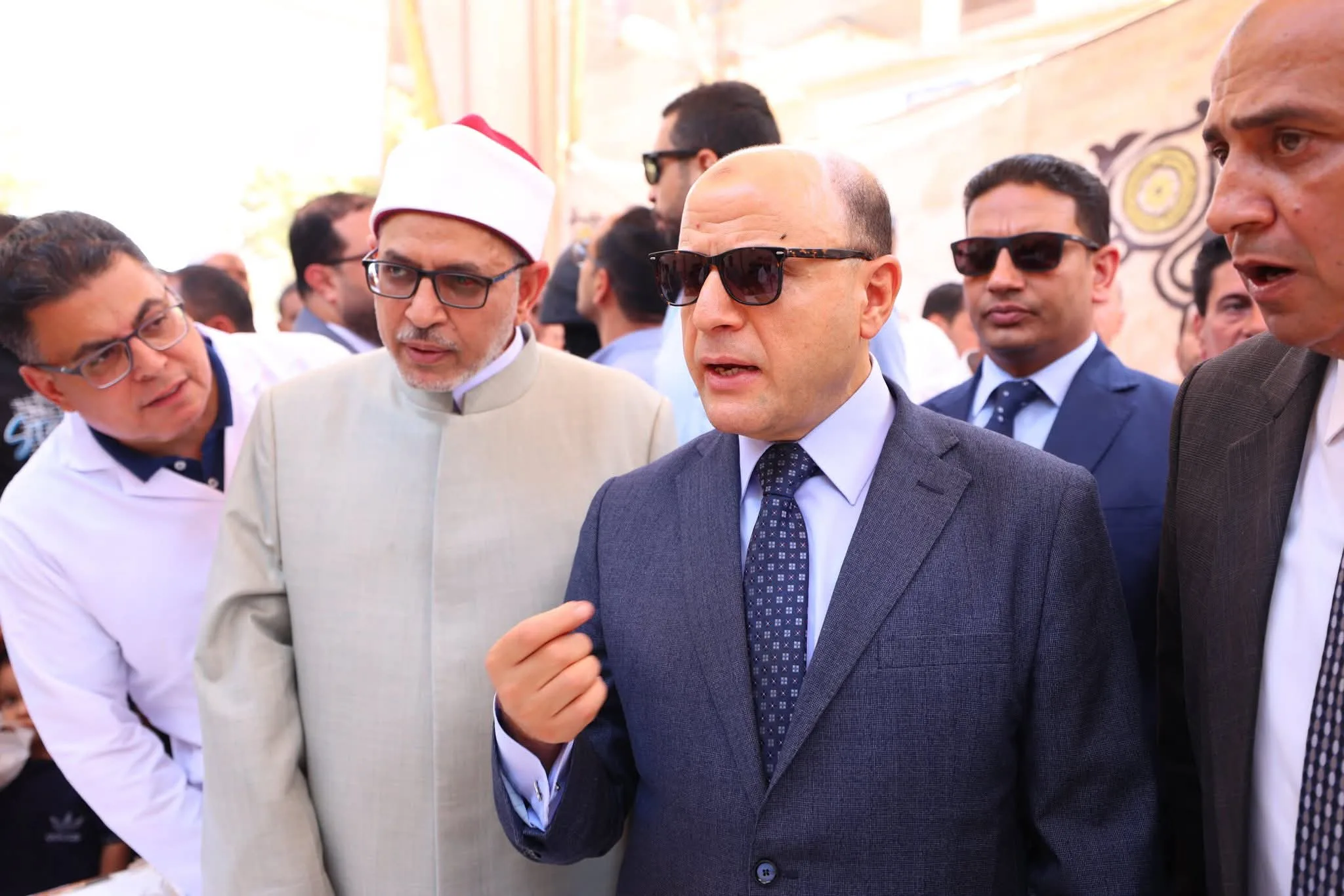 محافظ كفر الشيخ ورئيس جامعة الأزهر يزوران القافلة الطبية في سنهور المدينة محافظ كفر الشيخ ورئيس جامعة الأزهر يزوران القافلة الطبية في سنهور المدينة