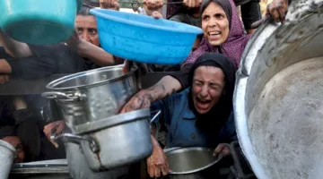 عشرات الضحايا نتيجة قصف إسرائيلي في قطاع غزة، وغالبية القتلى من المنتظرين للمساعدات الإنسانية.