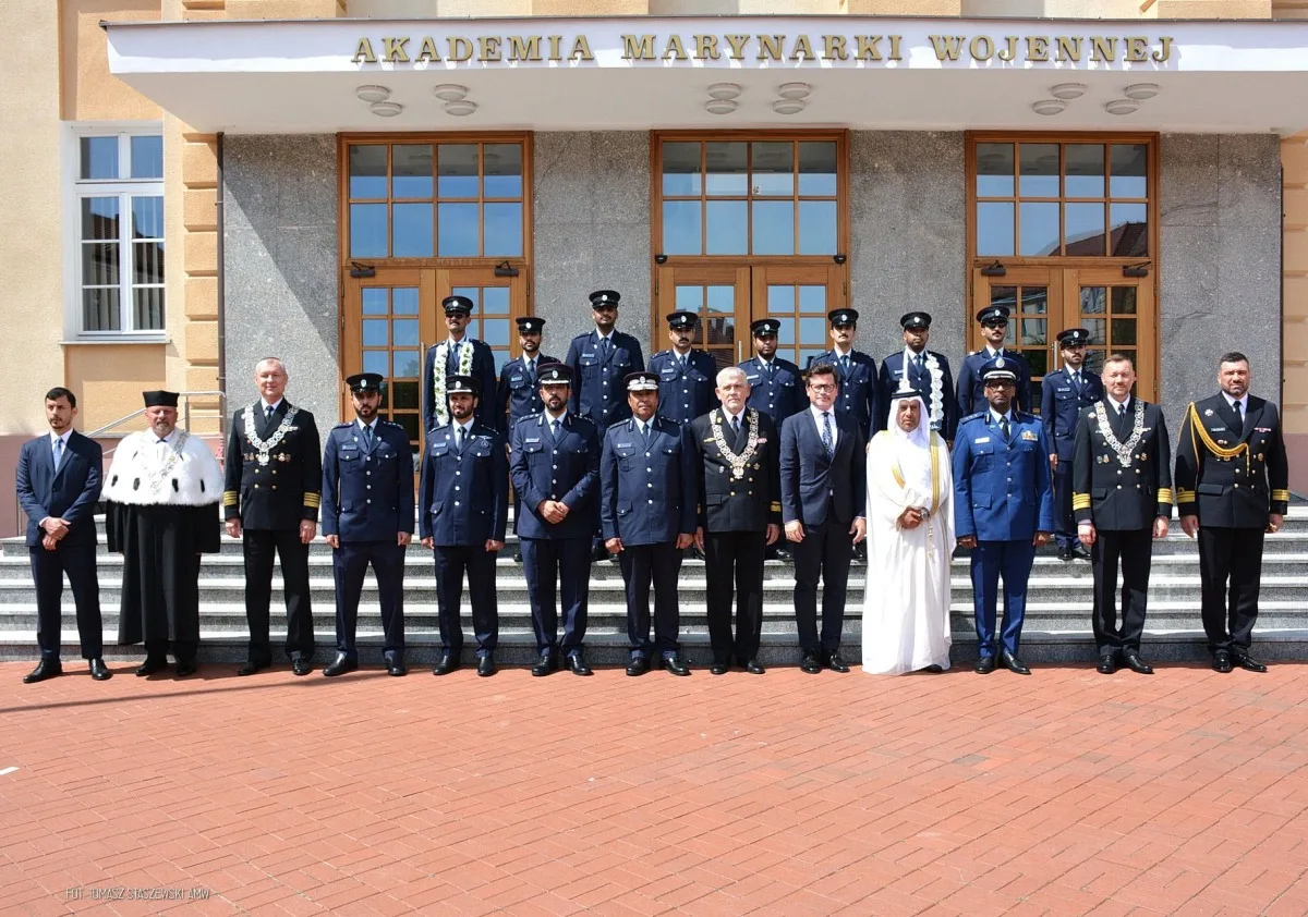 وزارة الداخلية تحتفل بتخريج الدفعة الرابعة من مرشحيها في الأكاديمية البحرية ببولندا