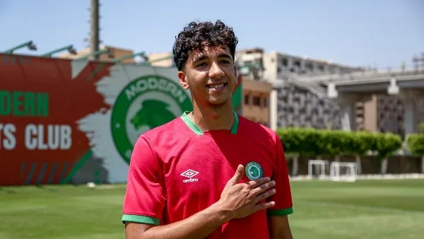 مودرن سبورت يوقع عقداً مع محمد يسري، لاعب فريق المنصورة مودرن سبورت يوقع عقداً مع محمد يسري، لاعب فريق المنصورة