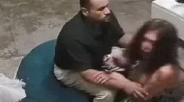 إلقاء القبض على البلوجر هدير عبد الرازق بعد تبادل بلاغات مع طليقها يتهمه بالاعتداء الجسدي.