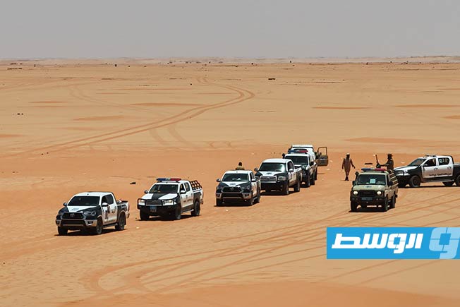 جانب من ترحيل مهاجرين سودانيين عبر صحراء الكفرة، السبت 19 يوليو 2025 (جهاز مكافحة الهجرة غير الشرعية)