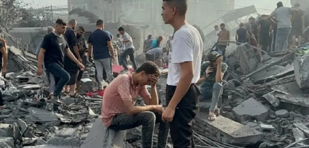 زيادة عدد الشهداء في قطاع غزة إلى 58,765 والإصابات إلى 140,485 منذ بداية الهجوم. زيادة عدد الشهداء في قطاع غزة إلى 58,765 والإصابات إلى 140,485 منذ بداية الهجوم.