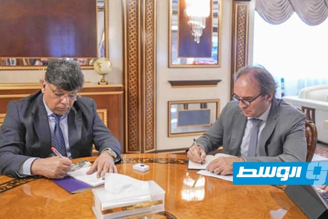 جانب من لقاء النائب العام المستشار الصديق الصور ورئيس بعثة الاتحاد الأوربي لدى ليبيا نيكولا أورلاندو، السبت 19 يوليو 2025 (مكتب النائب العام)