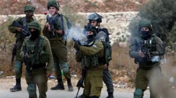 إصابة العشرات من الفلسطينيين في هجوم للمستوطنين وقوات الاحتلال على قرية المغير