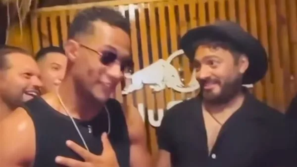 محمد رمضان ينسخ أسلوب الكينج مع تامر حسني في الساحل الشمالي