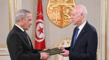 الرئيس التونسي يستقبل رسالة من نظيره الجزائري لدعوة حضور افتتاح المعرض الأفريقي للتجارة البينية.