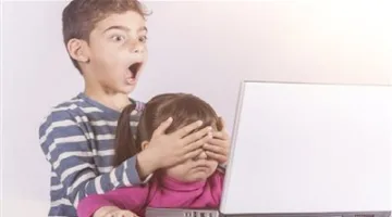 تأثير الإنترنت على تربية الأطفال: هل يتولى جوجل ويوتيوب دور الأهل في التعليم؟