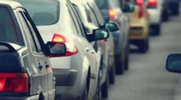 استئناف حركة المرور على محور جمال عبد الناصر بعد حادث التجمع الخامس.