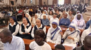 رئيس أساقفة إيبارشية الخرطوم الفخري يحتفي بالذكرى الخمسين لخدمته الأسقفية