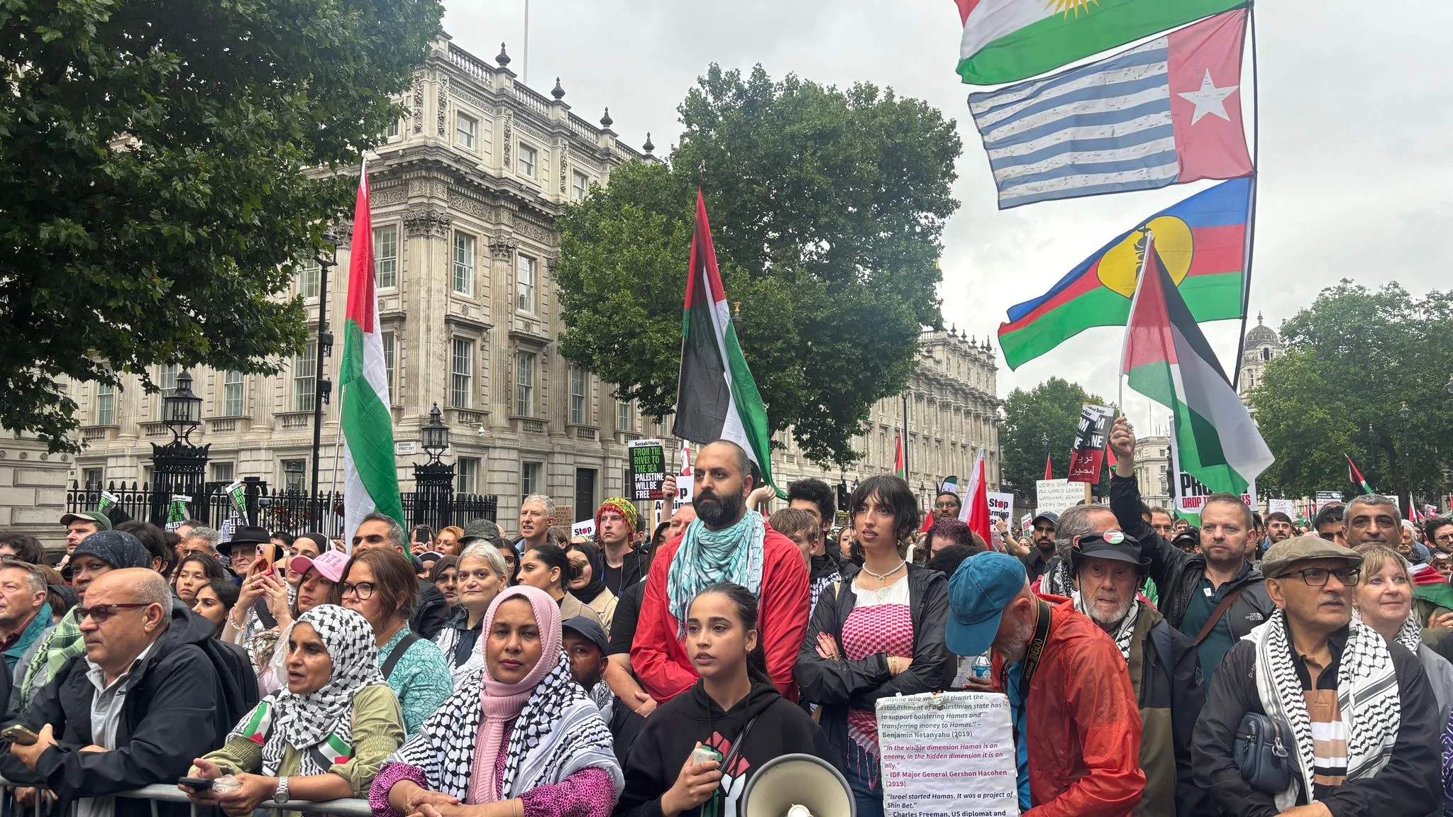 80,000 شخص يحتشدون في شوارع لندن دعماً لغزة: لن نتوقف عن الصراخ 80,000 شخص يحتشدون في شوارع لندن دعماً لغزة: لن نتوقف عن الصراخ