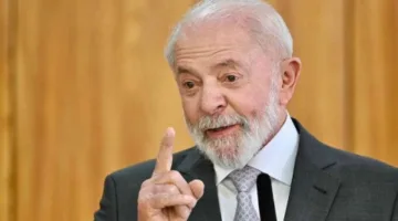 لولا يشجب العقوبات الأمريكية المفروضة على قضاة برازيليين في قضية بولسونارو