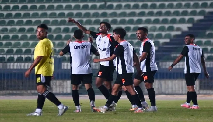 فيريرا يمنح لاعبي الزمالك إجازة لمدة يوم كامل فيريرا يمنح لاعبي الزمالك إجازة لمدة يوم كامل