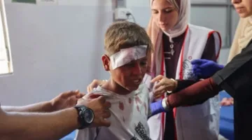“الغارديان”: الحكومة البريطانية تتعرض لدعوى قانونية بسبب رفضها إجلاء الأطفال المرضى من غزة