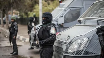 مصر تعلن عن إحباط مخطط “إرهابي” يستهدف المنشآت الأمنية والاقتصادية وتوجيه الاتهامات إلى “حسم” مع الكشف عن هوية الخلية.