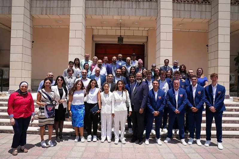 تحتفل بالعلاقات الأمريكية المصرية خلال غداء بطولة العالم للناشئين في الإسكواش تحتفل بالعلاقات الأمريكية المصرية خلال غداء بطولة العالم للناشئين في الإسكواش