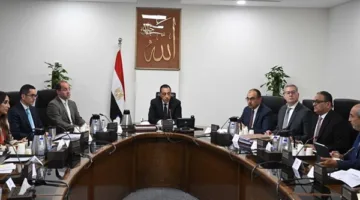 رئيس الوزراء يراقب تقدم تنفيذ برنامج الإصدارات الحكومية