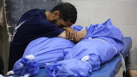 أكثر من 57 قتيلاً و100 جريح من الجوعى برصاص الجيش الإسرائيلي في غزة.. الحكومة: القطاع يواجه خطر الموت الجماعي.