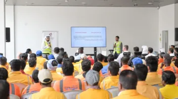 وزارة العمل تنظم ورشة تثقيفية للعمال حول كيفية الوقاية من مخاطر الحرارة بالتعاون مع وزارة الصحة