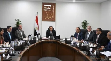 رئيس الوزراء يُشدد على حرص الحكومة في متابعة سير تنفيذ برنامج طرح المشروعات الحكومية.