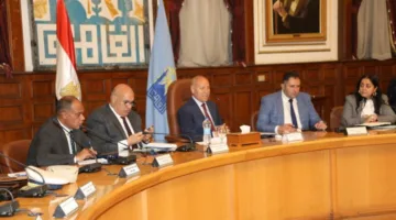 محافظ القاهرة يناقش التحضيرات لانتخابات مجلس الشيوخ