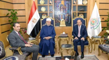 رئيس جامعة المنصورة يلتقي بمفتي الجمهورية لاستكشاف أوجه التعاون المشترك