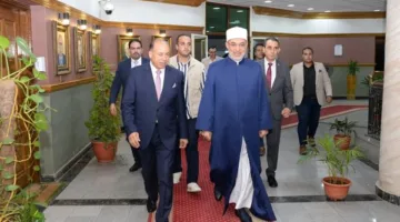 رئيس جامعة المنصورة يلتقي بمفتي الجمهورية لمناقشة أوجه التعاون المشترك