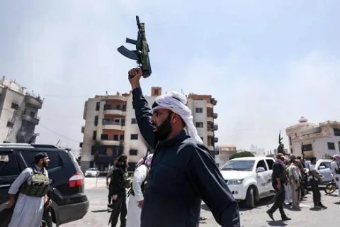 العشائر السورية تهدد برد قوي في حال انتهاك الاتفاق في السويداء العشائر السورية تهدد برد قوي في حال انتهاك الاتفاق في السويداء