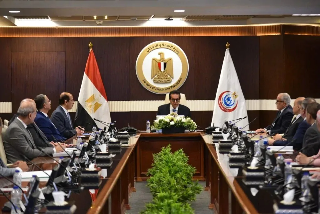 وزير الصحة يعهد بتحديث العيادات التابعة للهيئة العامة للتأمين الصحي وزير الصحة يعهد بتحديث العيادات التابعة للهيئة العامة للتأمين الصحي