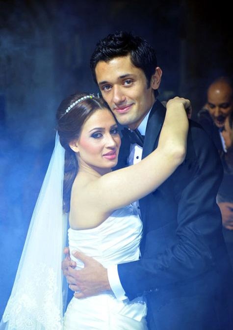 <strong>كريم محمود عبد العزيز وزوجته</strong>