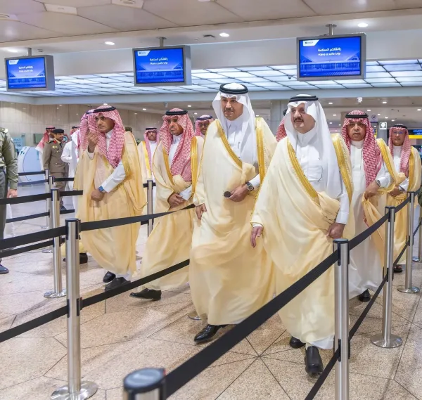 بوابات ذكية تعتمد على الذكاء الاصطناعي لتعجيل عمليات السفر في مطار الدمام بوابات ذكية تعتمد على الذكاء الاصطناعي لتعجيل عمليات السفر في مطار الدمام