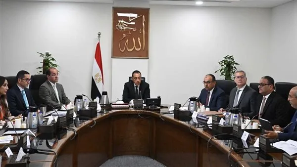 رئيس الوزراء يراقب تقدم تنفيذ برنامج العروض الحكومية