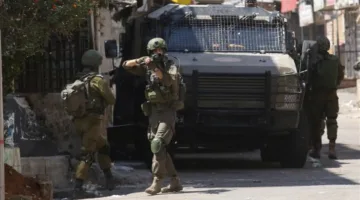 الجيش الإسرائيلي ي confiscates ممتلكات فلسطينية في الخليل بجنوب الضفة الغربية