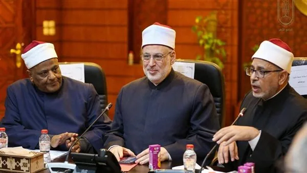 رئيس جامعة الأزهر يشارك في الاجتماع لإطلاق اللجنة العلمية للرواق الأزهري رئيس جامعة الأزهر يشارك في الاجتماع لإطلاق اللجنة العلمية للرواق الأزهري