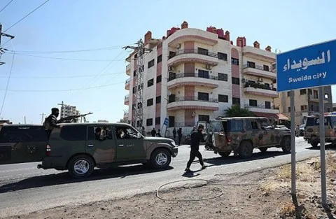 قافلة إغاثة تصل إلى السويداء في جنوب سوريا بعد اتفاق الهدنة