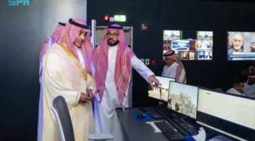 وزير الإعلام يقوم بزيارة مقر شبكة العربية في الرياض