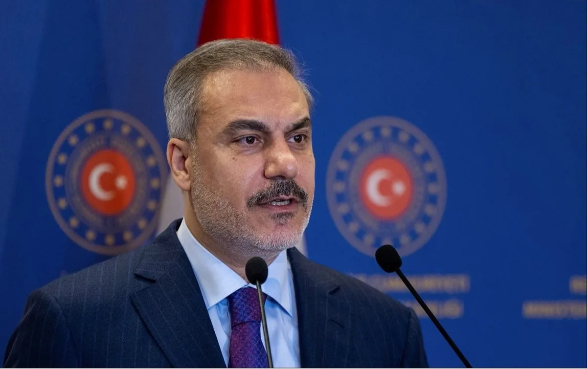 وزير الخارجية التركي يجتمع مع نظيره السوري والمبعوث الأمريكي لمناقشة مستجدات الوضع في سوريا وزير الخارجية التركي يجتمع مع نظيره السوري والمبعوث الأمريكي لمناقشة مستجدات الوضع في سوريا