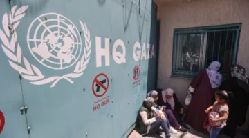 إسرائيل ترفض تجديد تأشيرة رئيس “أوتشا” بسبب إدانته لمقتل مجوّعي غزة