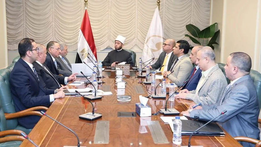 أسامة الأزهري يجتمع مع هيئة الأوقاف لدراسة كيفية استثمار الأعيان الوقفية أسامة الأزهري يجتمع مع هيئة الأوقاف لدراسة كيفية استثمار الأعيان الوقفية