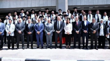 وزير الطيران يشارك في احتفال تخرج دفعة جديدة من طلاب معهد هندسة وتكنولوجيا الطيران
