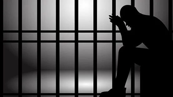 عقوبة صارمة لطالب عرض حياة المواطنين للخطر من خلال استعراضه بدراجته عقوبة صارمة لطالب عرض حياة المواطنين للخطر من خلال استعراضه بدراجته