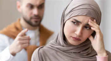 كيف يتفاعل الأطفال مع والدهم الذي يسيء إلى والدتهم؟.. إجابة من الإفتاء