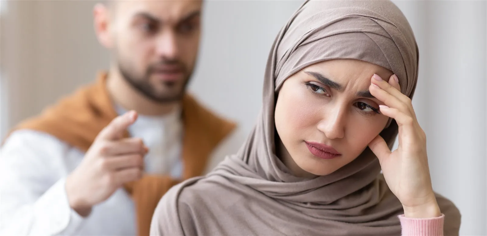 كيف يتفاعل الأطفال مع والدهم الذي يسيء إلى والدتهم؟.. إجابة من الإفتاء كيف يتفاعل الأطفال مع والدهم الذي يسيء إلى والدتهم؟.. إجابة من الإفتاء