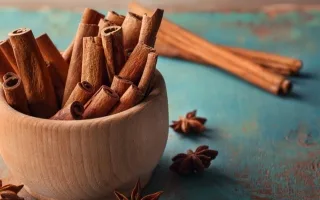 القرفة: طعم دافئ وفوائد صحية رائعة